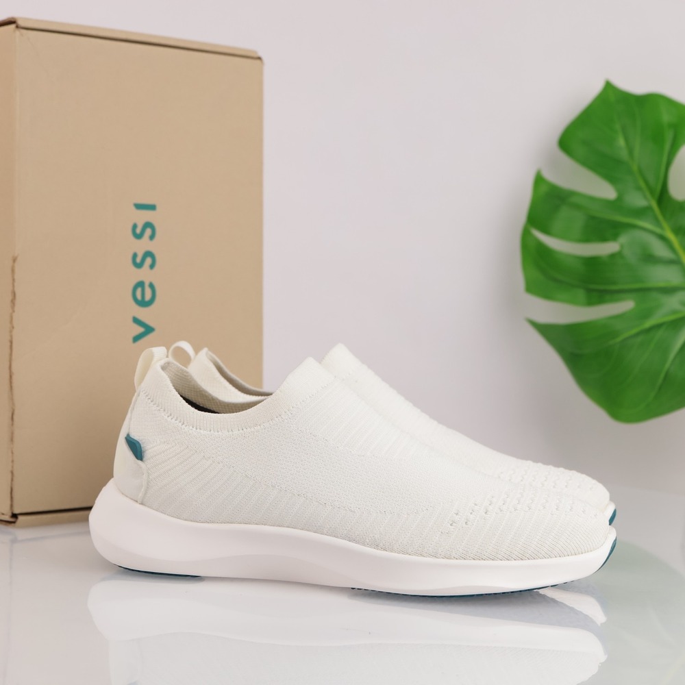Vessi Womens Everyday Move Slip-On Sneakers Size 8 Waterproof Polar White Shoes
